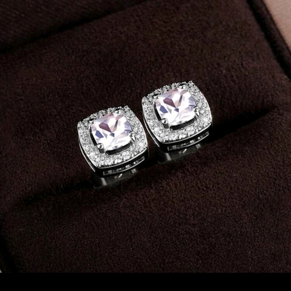 Elegant Silver Plated Stud Minimalist Earrings - Picture 2 of 4